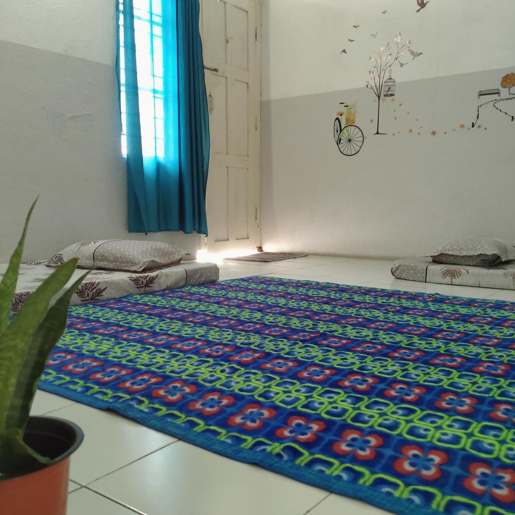 Traveler House Otel Dimāpur Oda fotoğraf